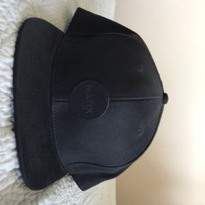 Matix snap back hat